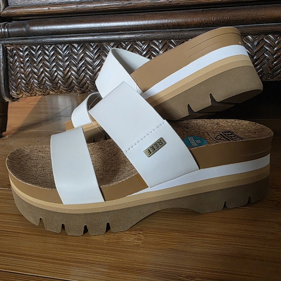 Reef White Slide Sandals - Picture 11 of 12